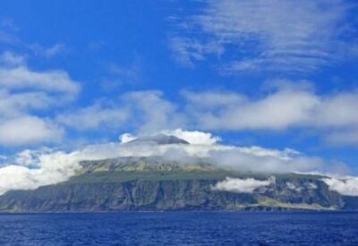 7 Pulau Terpencil di Dunia yang Ternyata Bisa Dikunjungi