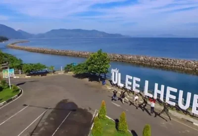 Menikmati Keindahan Pantai Ulee Lheue: Wisata yang Memikat di Aceh
