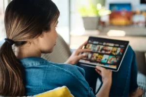 Aplikasi Streaming Film Legal dengan Koleksi Terlengkap