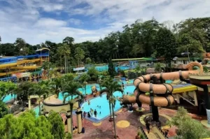 Kolam Renang di Bandung yang Bagus Untuk Liburan Keluarga