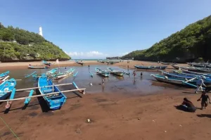 Pantai Baron Jogja, Pantai Indah dengan Biota Laut Memukau di Gunung Kidul