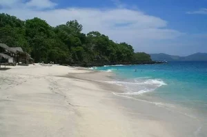 Pantai Carolina Sebuah Pesona Alam di Sulawesi Utara