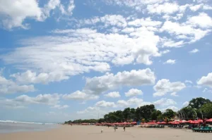 Pantai Seminyak Pesona Pantai yang Memikat di Bali