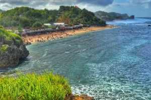 Pantai Slili Gunung Kidul, Pantai Eksotis dengan Panorama Alam Memukau
